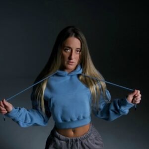 HOODIE AZUL HIELO INDOMABLE