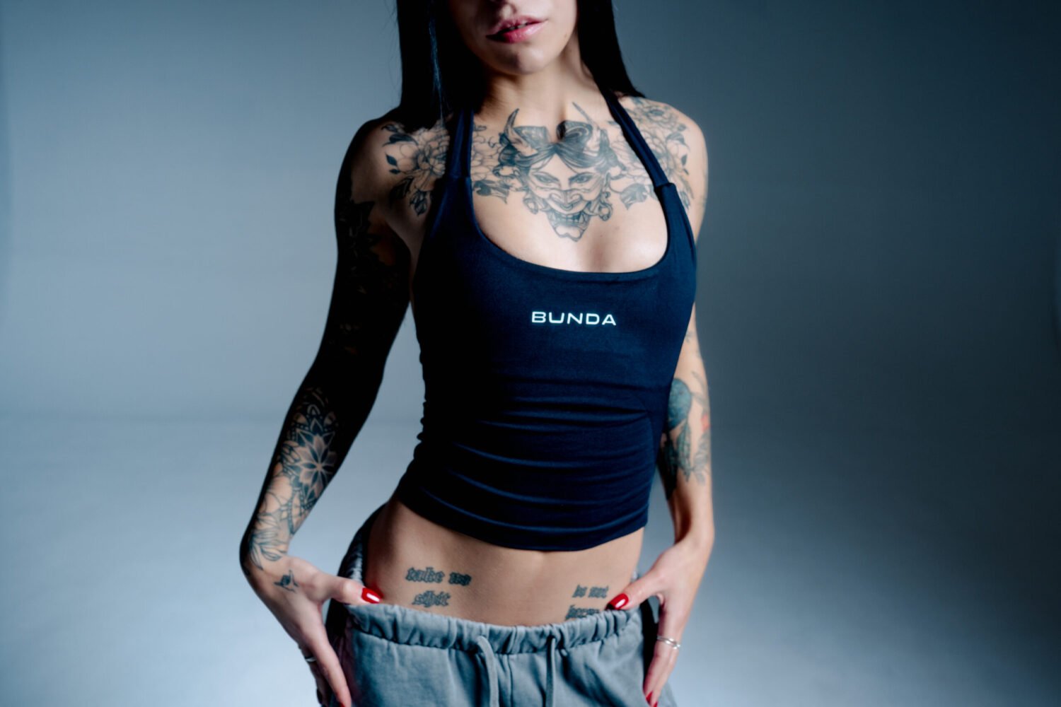 PERFORMANCE TEE — BLACK